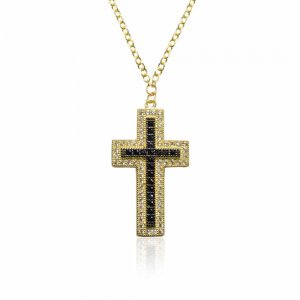 Κολιέ σταυρός με δίχρωμα ζιργκόν, από χρυσό 14Κ, με πέτρες σε λευκό και μαύρο χρώμα και διακριτική αλυσίδα.