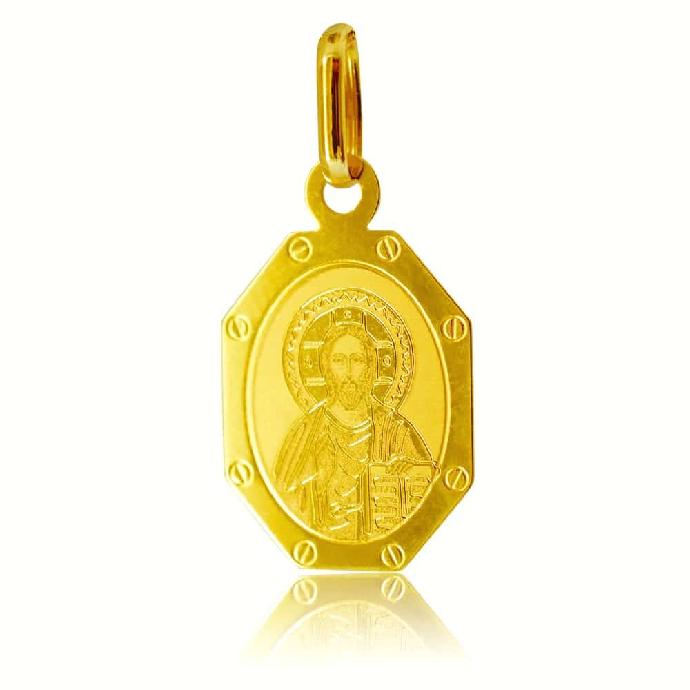 Φυλαχτό με τον Ιησού, από χρυσό 14Κ σε πολύγωνο σχήμα. Έχει χαραγμενη απεικόνιση του Χριστού σε λουστρέ και ματ υφή. Συνδυάστε το με αλυσίδα ή παιδική παραμάνα.