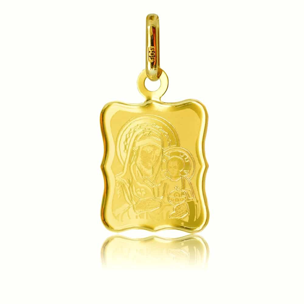 Φυλαχτό χρυσό κρεμαστό 14Κ, σε ιδιαίτερο σχήμα. Είναι διακοσμημένο με χαραγμένη απεικόνιση της Παναγίας με το βρέφος. Συνδυάστε το με αλυσίδα ή παιδική παραμάνα.