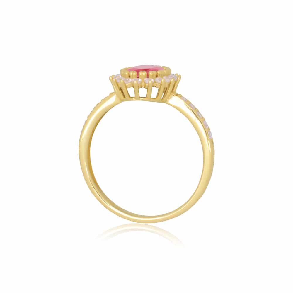 Δαχτυλίδι ροζέτα από χρυσό 14Κ, σε οβάλ σχήμα. Είναι διακοσμημένο με ένα οβάλ κόκκινο ζιργκόν στο κέντρο και λευκά περιμετρικά.
