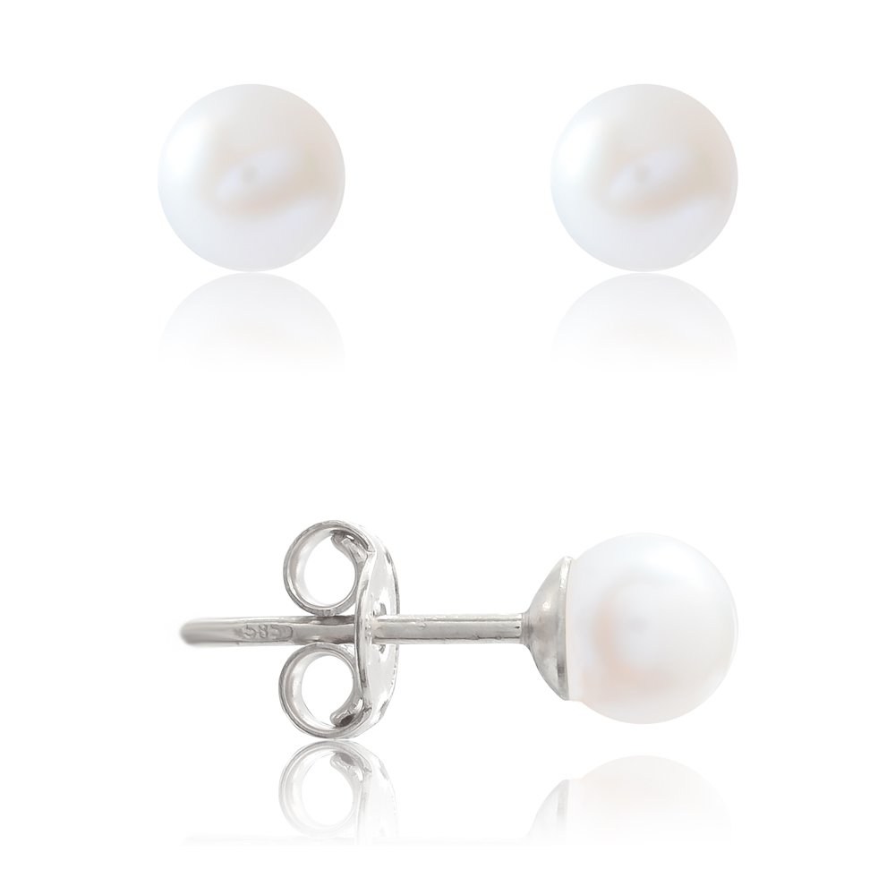 Σκουλαρίκια με μαργαριτάρια από λευκόχρυσο 14Κ σε κλασικό σχέδιο. Τα μαργαριτάρια είναι καλλιεργημένα (fresh water pearls) και έχουν λευκό χρώμα και διάμετρο 5 - 5.5 mm.