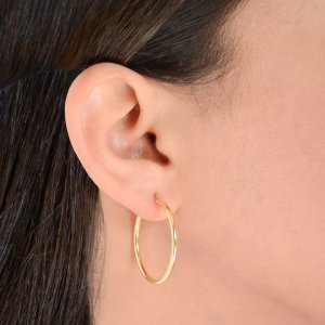 230118_krikoi_asimenioi_mikroi_skoularikia_925_3cm Κρίκοι ασημένιοι μικροί 925, επιχρυσωμένοι. Είναι στρογγυλοί με διάμετρο 3 cm και λουστρέ φινίρισμα.