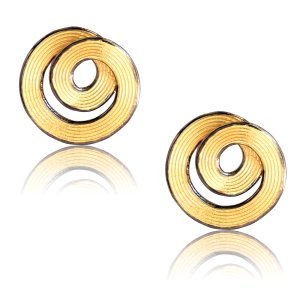 Μοντέρνα χρυσά σκουλαρίκια 14Κ, σε ιδιαίτερο σχεδιασμό με ανάγλυφες ρίγες και λεπτομέρεια από μαύρο επιχρύσωμα. Ιδανικά για ξεχωριστές εμφανίσεις!