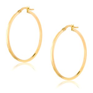 Κρίκοι λεπτοί από χρυσό 9 καρατίων, σε στρογγυλό σχήμα με πλακέ επιφάνεια. Έχουν διάμετρο 3.4 cm και πλάτος 2 mm. Ιδανικοί για να τους συνδυάσετε με κάθε στιλ!